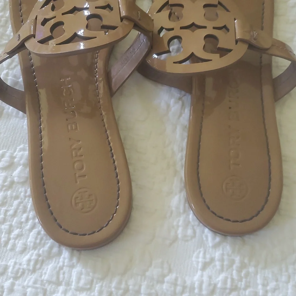 TORY BURCH MILLER SANDAL /SIZE:9 /COLOR:TAN